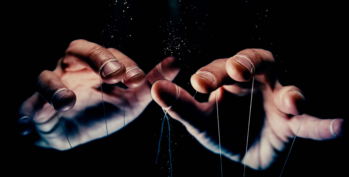 Pupeteers hands